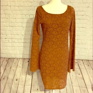 Lace dress with open back